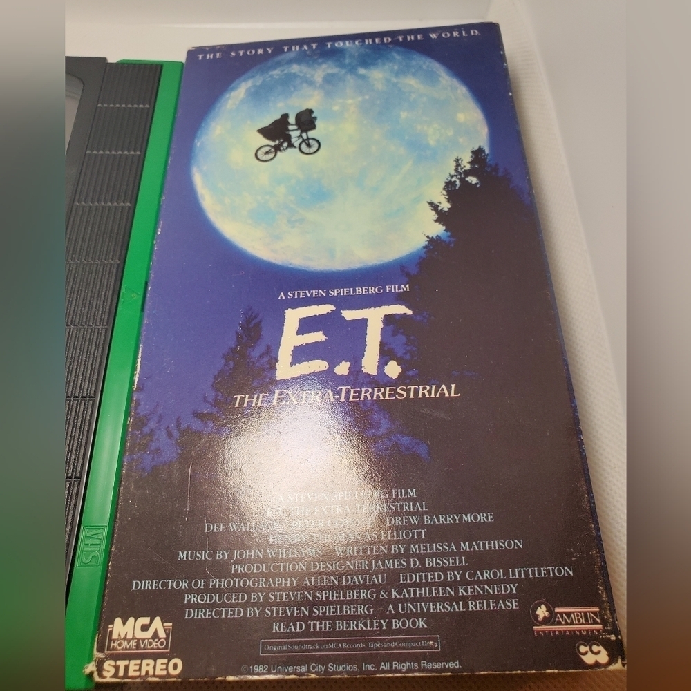 E.T. The Extra Terrestrial VHS 1982 Rare Green and Black Tape Spielberg VINTAGE